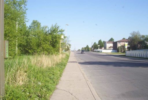 Suburban Rivière-des-Prairies by RavenStormQC via Wikimedia Commons